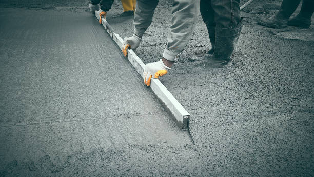 Best Custom Concrete Contractor  in East Highland Park, VA
